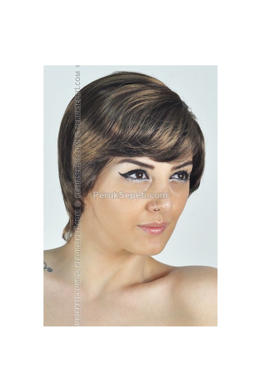 Synthetic Short Wig With Coffee Balers